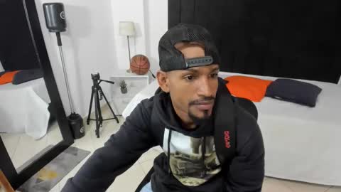 Snapshot of anthoy_wayans chatting on October 2025 11:57:02 PM online show from October 2025 11:57:02 PM