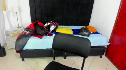 Snapshot of anthoy_wayans chatting on November 2025 12:56:01 AM online show from November 2025 12:56:01 AM