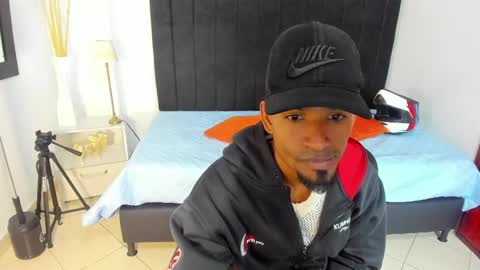 Snapshot of anthoy_wayans chatting on November 2025 01:05:01 AM online show from November 2025 01:05:01 AM