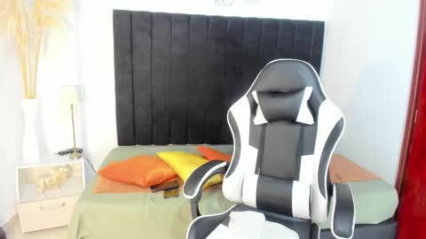 Snapshot of anthoy_wayans chatting on November 2025 12:33:01 AM online show from November 2025 12:33:01 AM