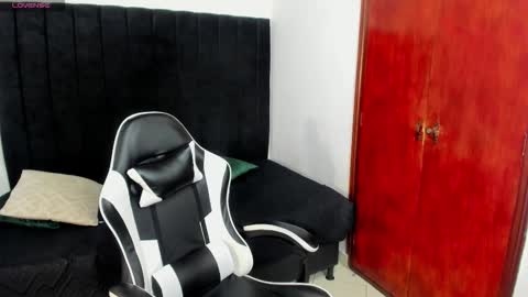       online show from December 2025 12:40:02 AM