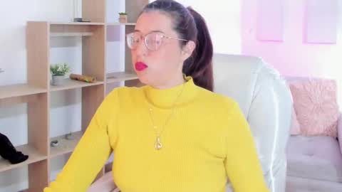 Antonella online show from October 2025 12:03:01 PM