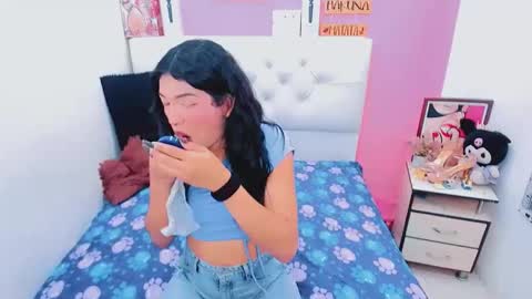 antonela_xx3 online show from April 2026 11:04:01 PM