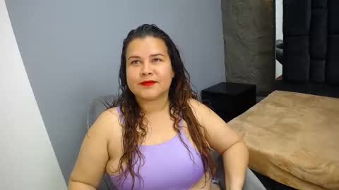 Snapshot of antonelalovecf chatting on November 2025 03:52:02 PM antonelalovecf online show from November 2025 03:52:02 PM