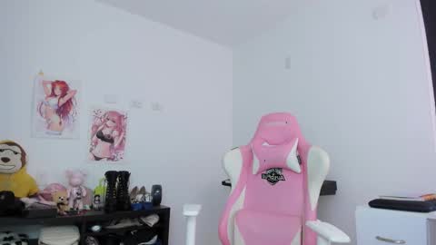 Snapshot of antonella_28_ chatting on October 2025 10:08:02 PM Antonella online show from October 2025 10:08:02 PM