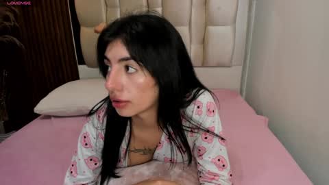 Snapshot of antonella__rouse chatting on January 2025 01:38:01 AM Antonella online show from January 2025 01:38:01 AM