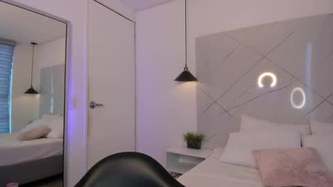 Antonella online show from December 2025 09:35:01 PM