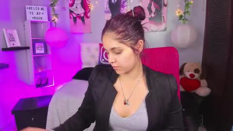    online show from December 2025 12:53:02 PM