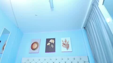Snapshot of antonella_hotkiss chatting on February 2025 03:39:02 AM Antonella online show from February 2025 03:39:02 AM