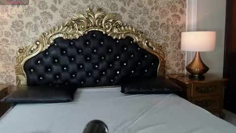   online show from November 2025 03:52:02 AM