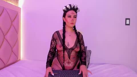 Snapshot of antonellaqueeen chatting on October 2025 11:00:01 AM ANTONELLE online show from October 2025 11:00:01 AM