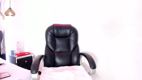 Snapshot of antonellaqueeen chatting on February 2026 11:09:02 PM ANTONELLE online show from February 2026 11:09:02 PM