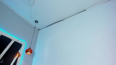 A N T O N E L L E  online show from January 2025 05:22:02 PM