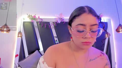 A N T O N E L L E  online show from April 2026 05:30:01 PM