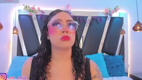 A N T O N E L L E  online show from May 2026 11:29:02 AM