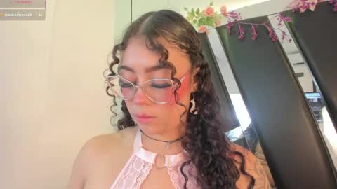 A N T O N E L L E  online show from June 2026 02:33:01 PM