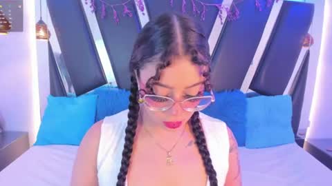 A N T O N E L L E  online show from June 2026 11:41:01 AM