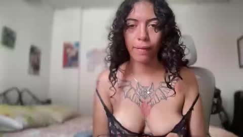 Antonia online show from February 2026 07:07:01 PM