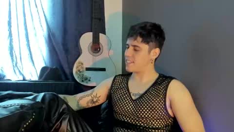 antonnello_ online show from November 2025 03:12:02 PM