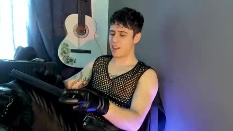 antonnello_ online show from December 2025 03:39:02 PM