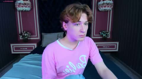 Snapshot of antonylewis chatting on November 2025 07:49:02 PM YummyTony online show from November 2025 07:49:02 PM