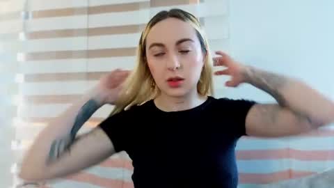 Antonia online show from July 2026 09:30:01 PM