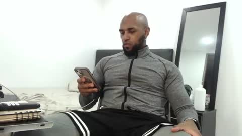 antwanblack11 online show from October 2025 11:00:02 PM