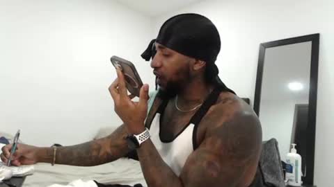 antwanblack11 online show from October 2025 08:33:01 PM