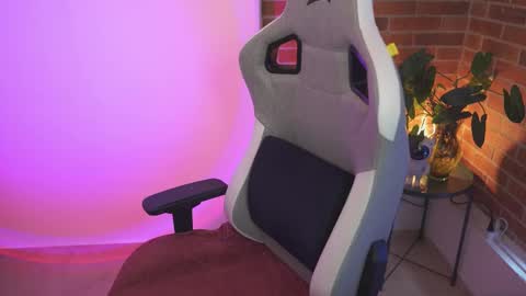 anya online show from September 2025 08:30:02 PM