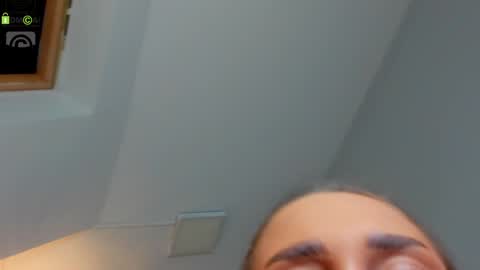 Anya online show from November 2025 01:22:01 PM