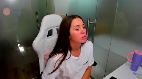 Anya online show from June 2026 12:33:01 PM