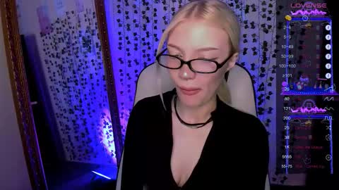 Snapshot of anyataylorr chatting on March 2026 03:11:01 AM Anya online show from March 2026 03:11:01 AM