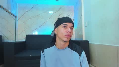 Snapshot of anyelo_sexyhot chatting on October 2025 01:10:01 PM anyelo_sexyhot online show from October 2025 01:10:01 PM