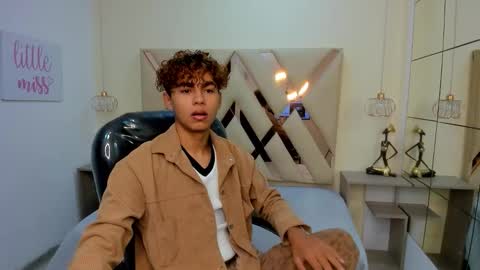 Snapshot of anyelotwink chatting on January 2026 12:10:01 PM anyelotwink online show from January 2026 12:10:01 PM