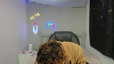 Snapshot of anyelotwink chatting on February 2026 08:14:02 PM anyelotwink online show from February 2026 08:14:02 PM