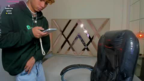 anyelotwink online show from April 2026 03:42:01 AM