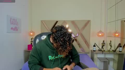 anyelotwink online show from June 2026 04:02:02 AM