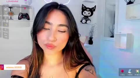 anyeluz_z online show from January 2025 05:35:02 PM