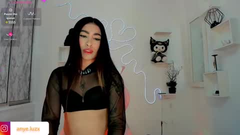 anyeluz_z online show from February 2025 07:25:02 PM