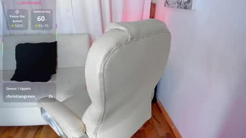 Snapshot of anyi_restrepo chatting on September 2025 12:18:02 PM Anyi online show from September 2025 12:18:02 PM