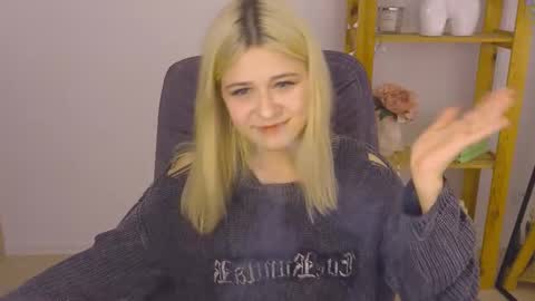 ApheliaStar online show from October 2025 02:57:02 PM