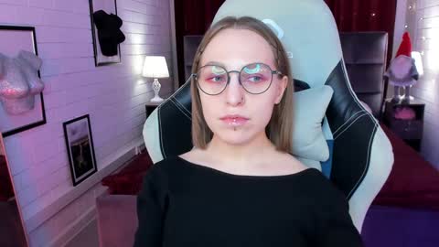 Snapshot of aphexqueen chatting on February 2025 01:44:01 PM APHEX QUEEN online show from February 2025 01:44:01 PM