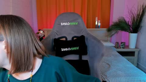 Snapshot of aphexqueen chatting on February 2025 01:32:01 PM APHEX QUEEN online show from February 2025 01:32:01 PM