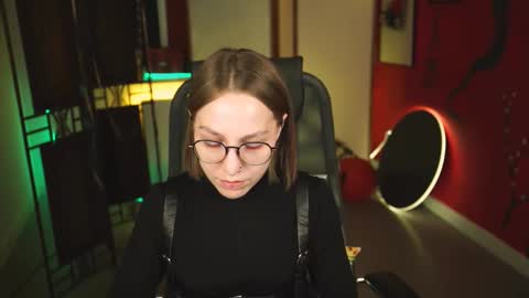 Snapshot of aphexqueen chatting on February 2025 09:20:01 AM APHEX QUEEN online show from February 2025 09:20:01 AM