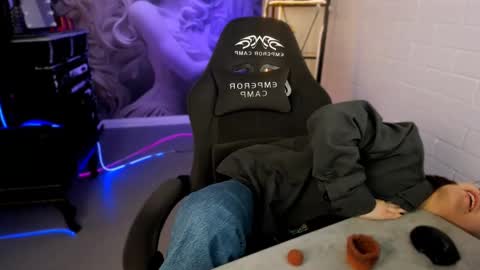 Snapshot of aphexqueen chatting on February 2025 12:13:01 PM APHEX QUEEN online show from February 2025 12:13:01 PM