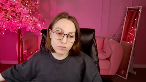 Snapshot of aphexqueen chatting on March 2025 01:18:01 PM APHEX QUEEN online show from March 2025 01:18:01 PM