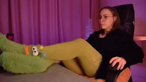 Snapshot of aphexqueen chatting on December 2025 09:25:01 AM APHEX QUEEN online show from December 2025 09:25:01 AM