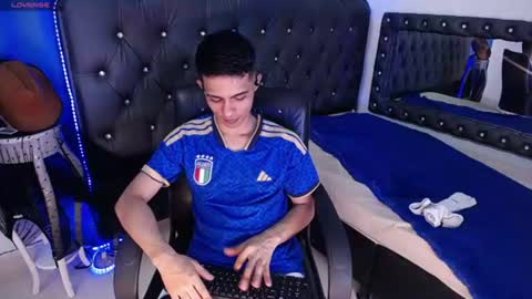 Snapshot of apolo_drake chatting on July 2026 07:12:02 PM Apolo online show from July 2026 07:12:02 PM