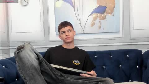 Snapshot of apolo_jonnes chatting on March 2026 02:10:01 PM online show from March 2026 02:10:01 PM