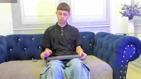 Snapshot of apolo_jonnes chatting on March 2026 01:54:01 AM online show from March 2026 01:54:01 AM